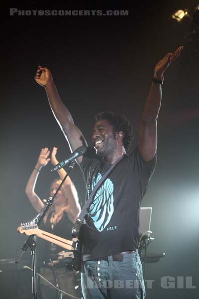 KELE OKEREKE - 2010-11-07 - PARIS - La Cigale - 